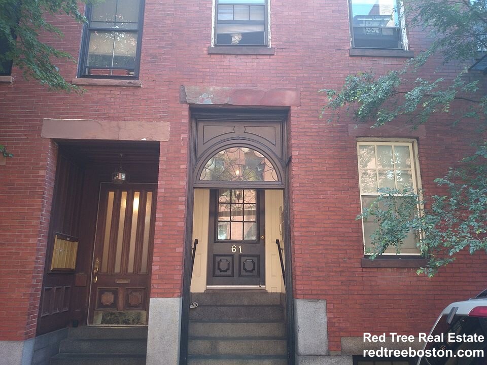 61 West Cedar St, Beacon Hill