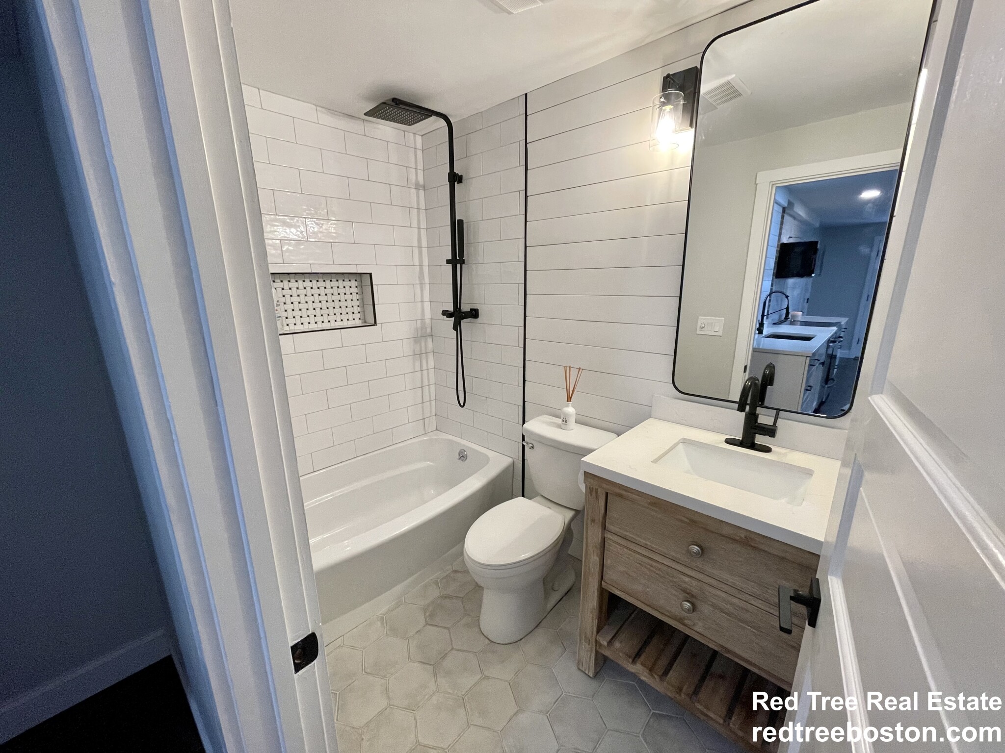 995 Centre St, Jamaica Plain