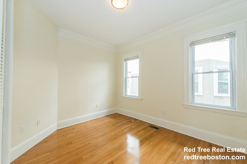 299 301 Alewife Brook Pkwy, East Somerville