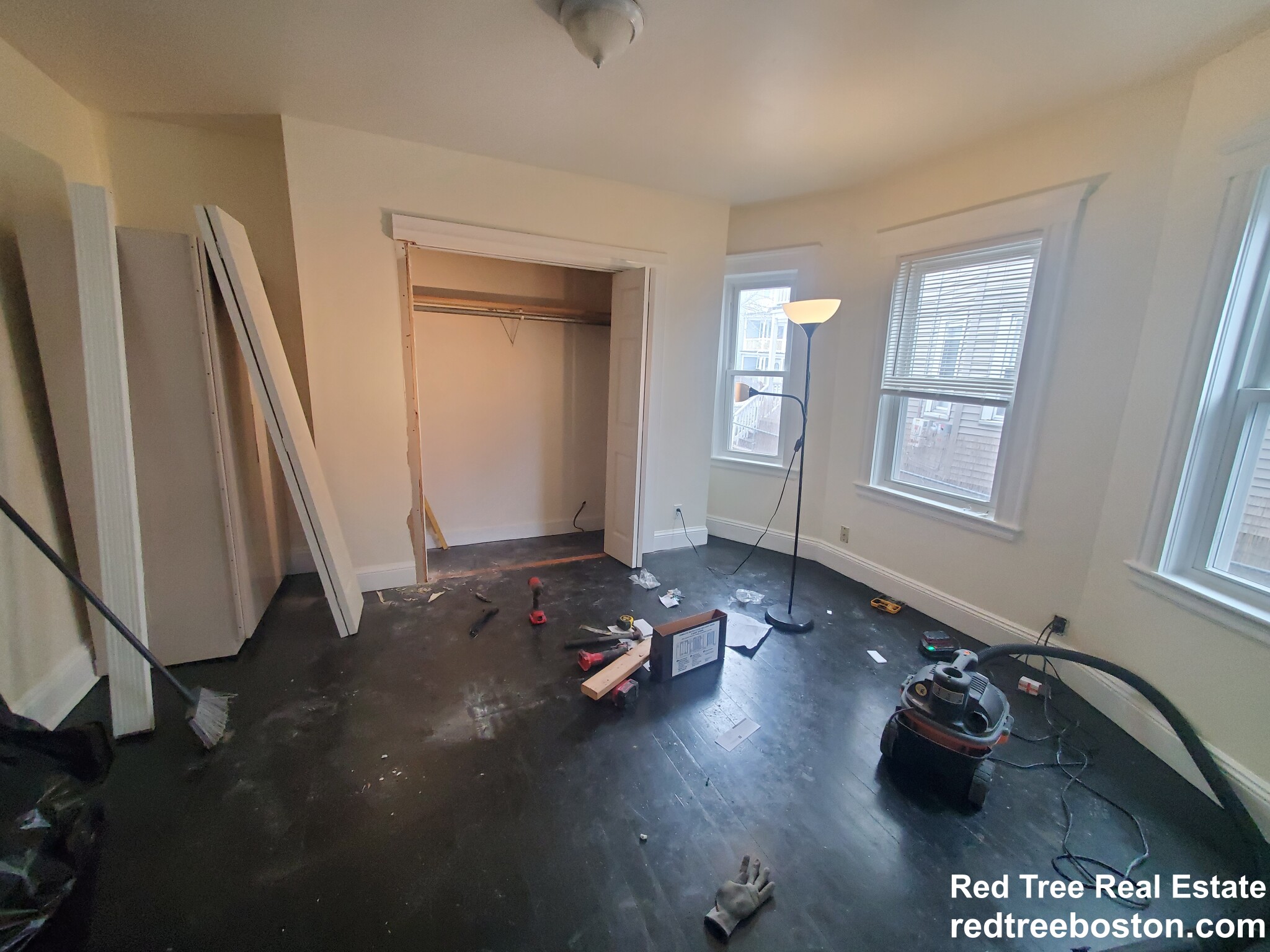 3907 Washington St, Roslindale