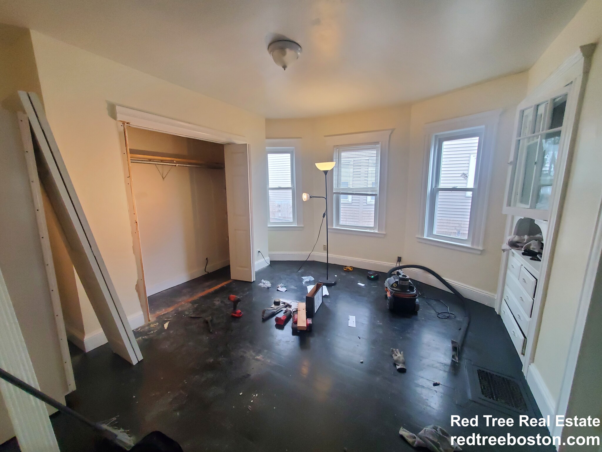 3907 Washington St, Roslindale