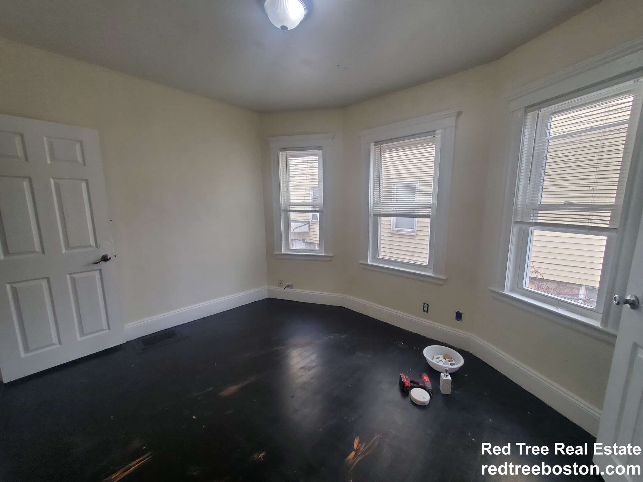 3907 Washington St, Roslindale