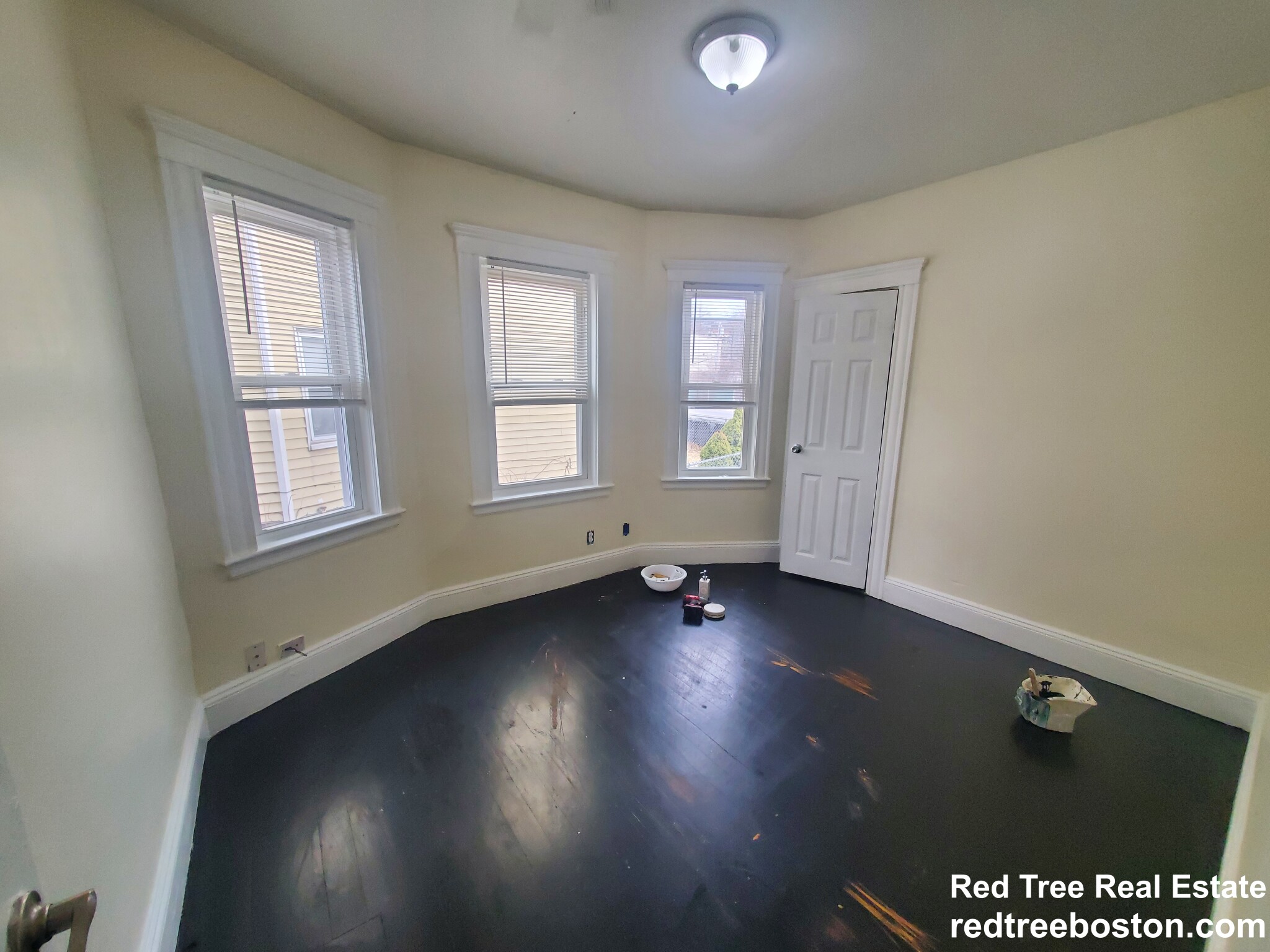 3907 Washington St, Roslindale