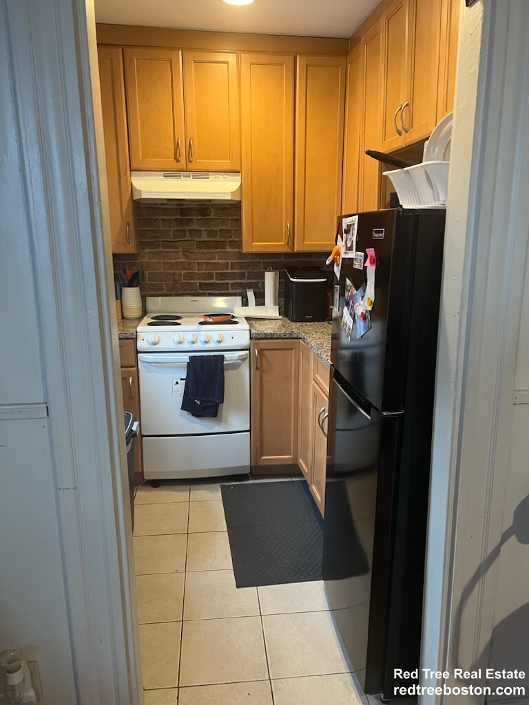 914 Beacon St, Fenway