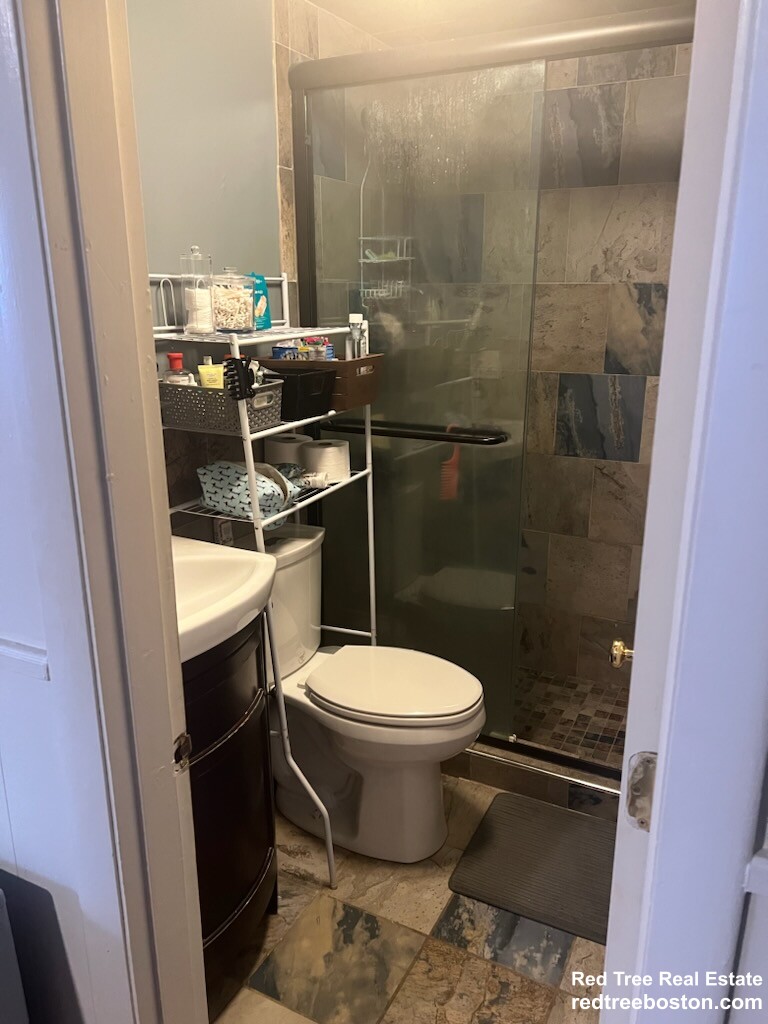 914 Beacon St, Fenway