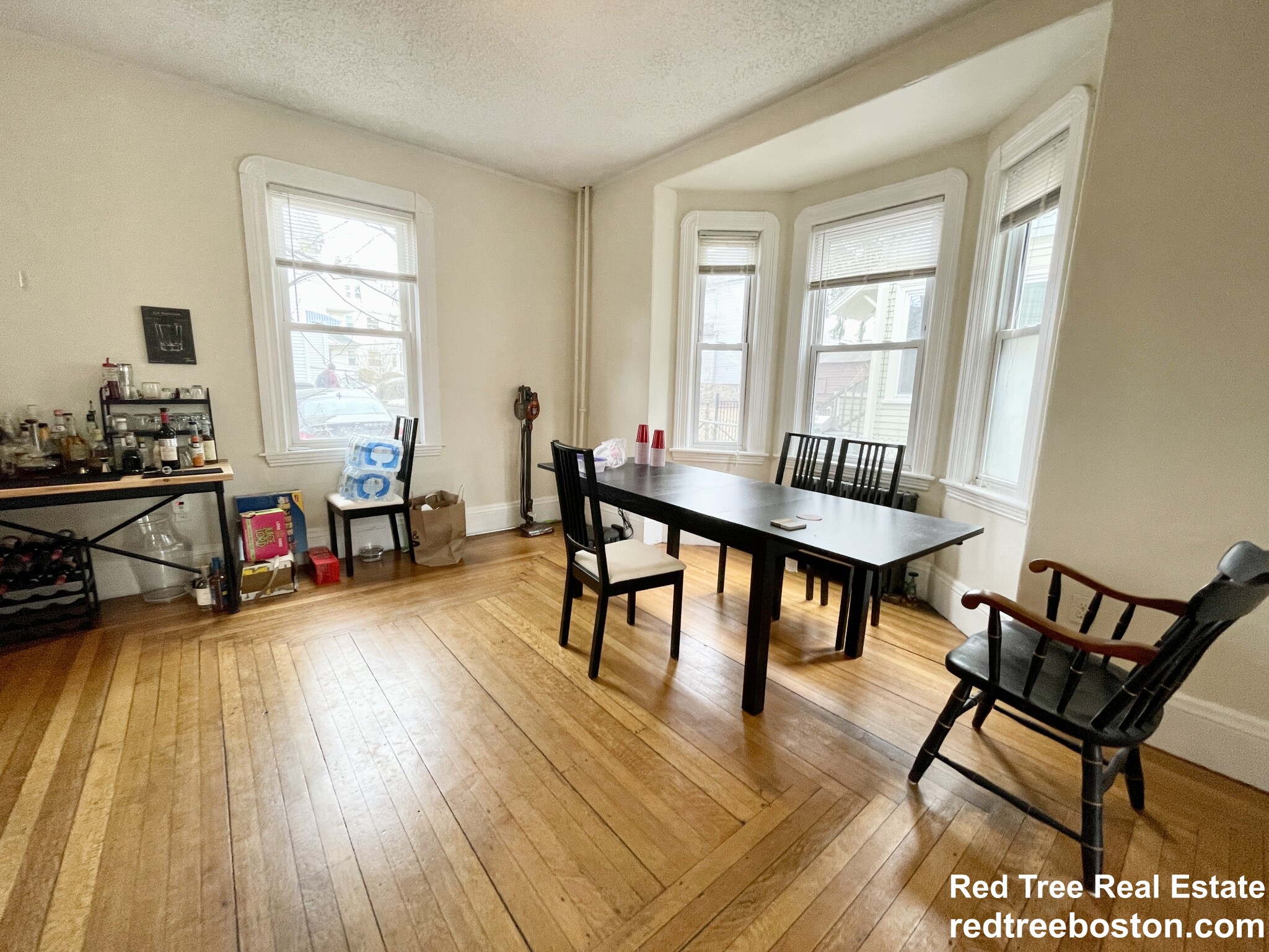 5 Murdock Ter, Brighton