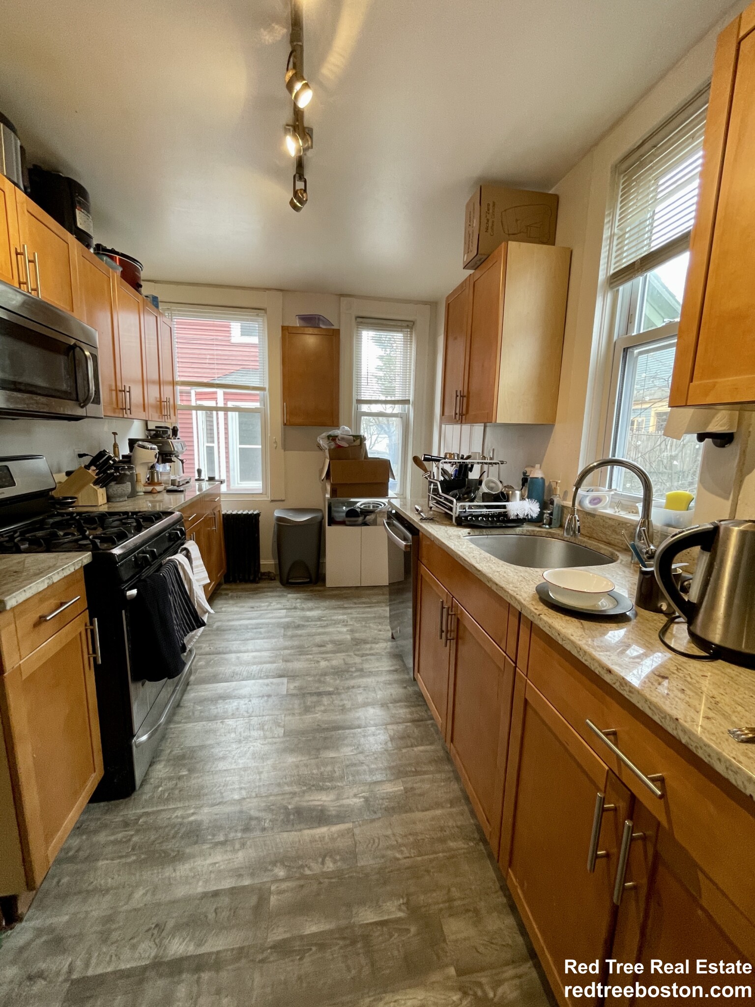 5 Murdock Ter, Brighton