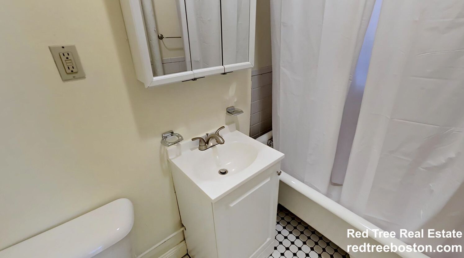 24 Queensberry St, Fenway