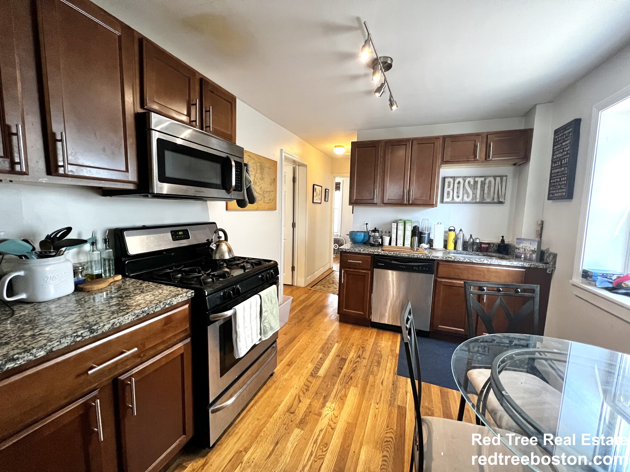 678 Bennington St, East Boston