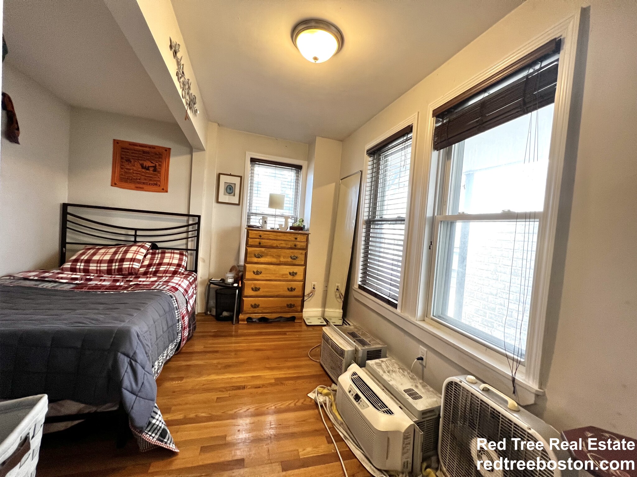 678 Bennington St, East Boston