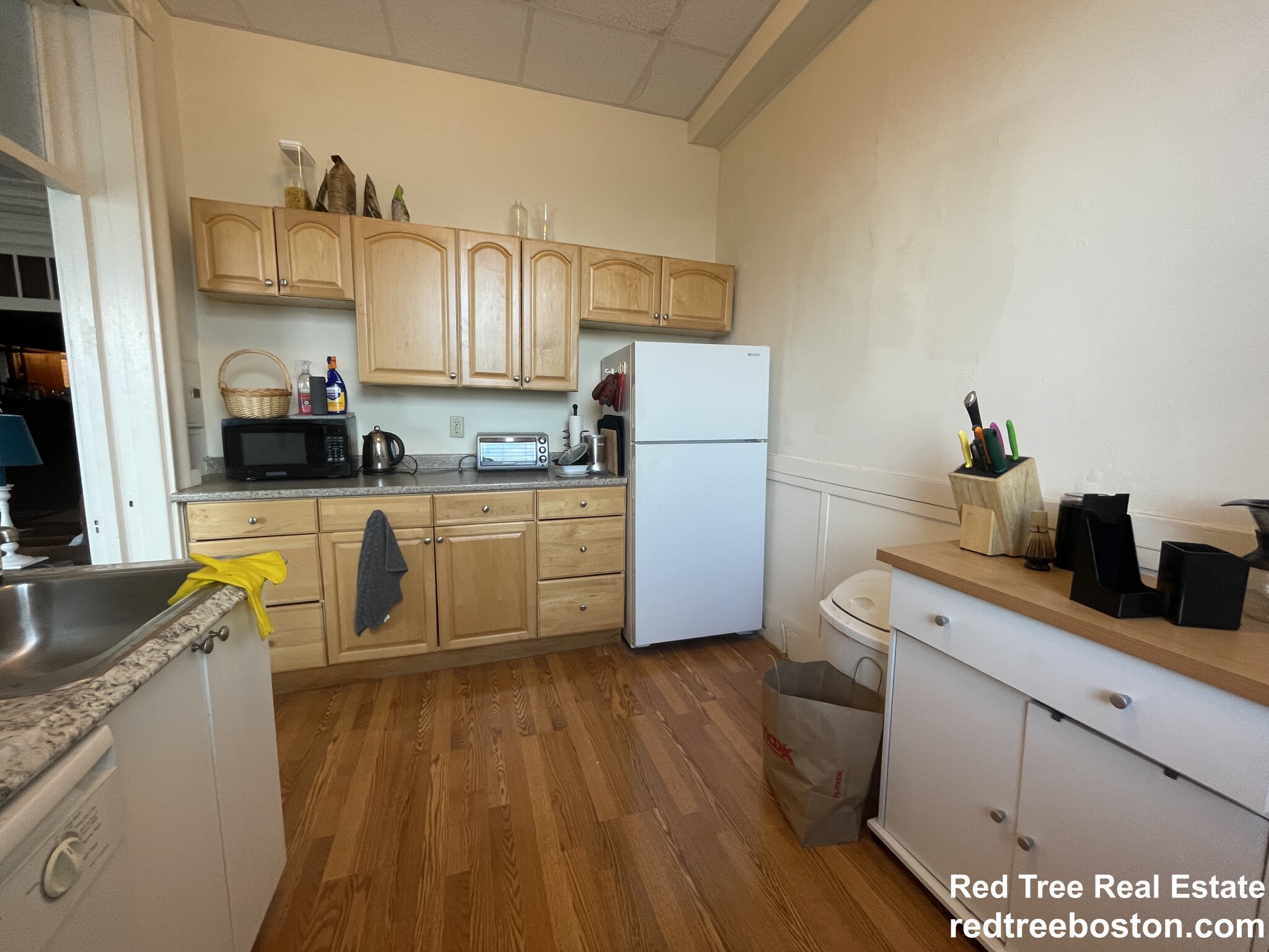 27 Bay State Rd, Fenway