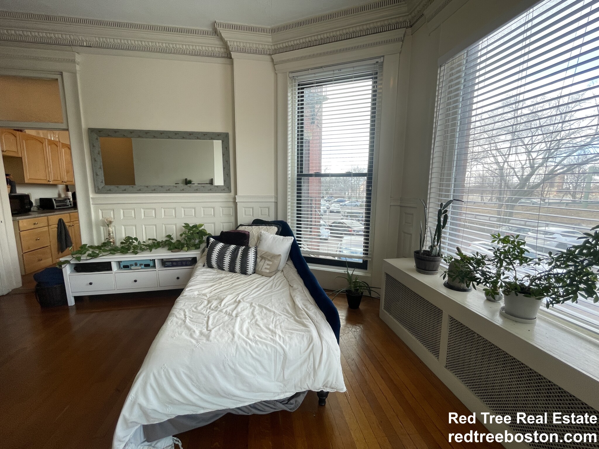 27 Bay State Rd, Fenway