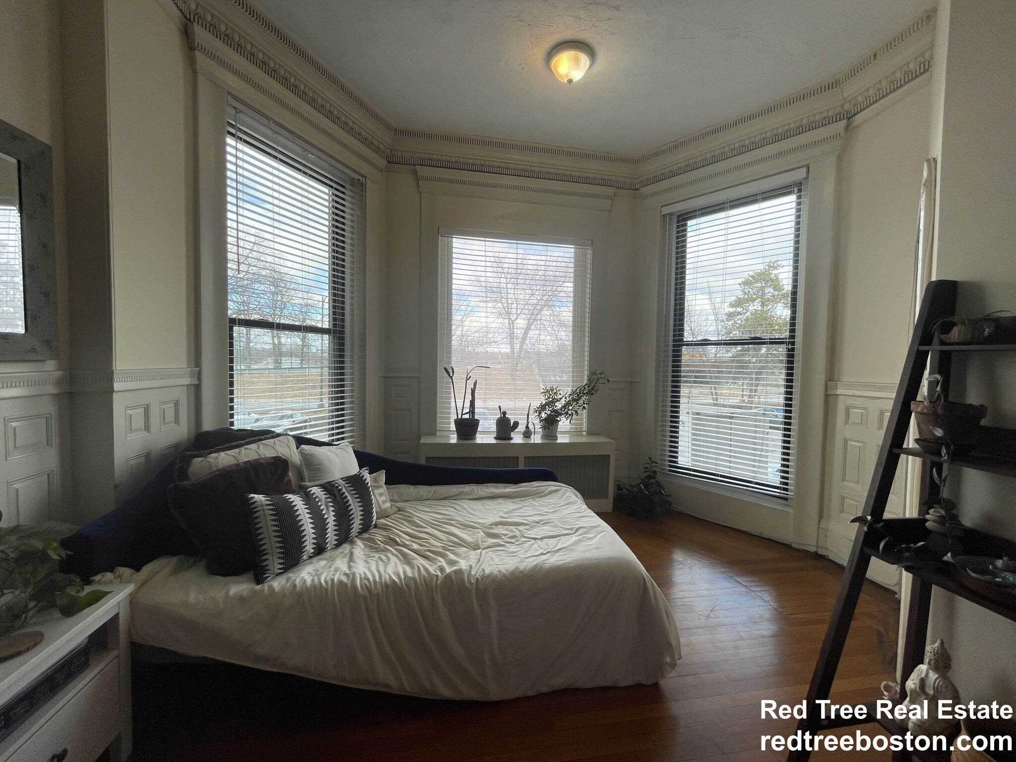 27 Bay State Rd, Fenway