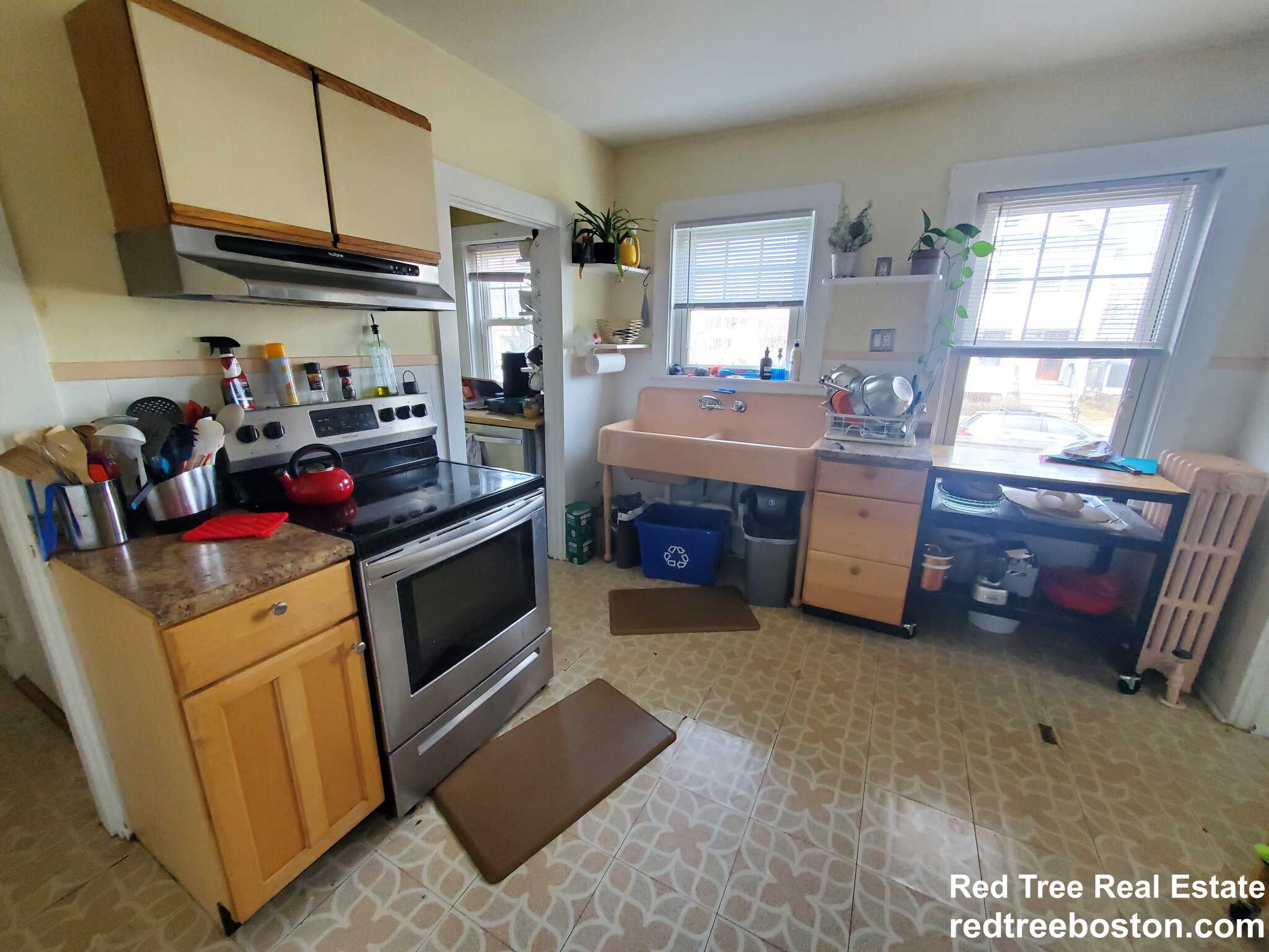 37 Brooks Ave, Arlington