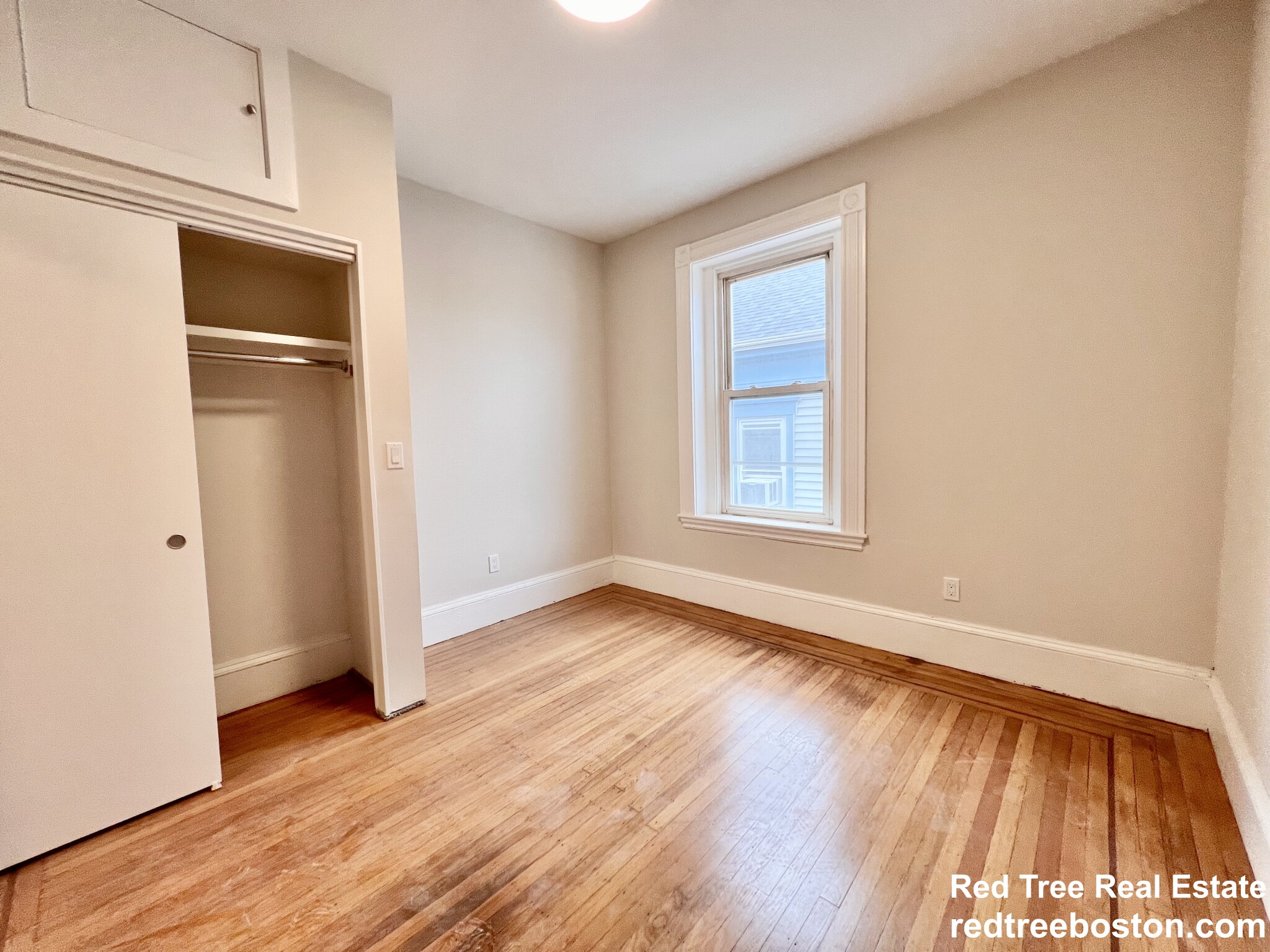 564 5th St, South Boston