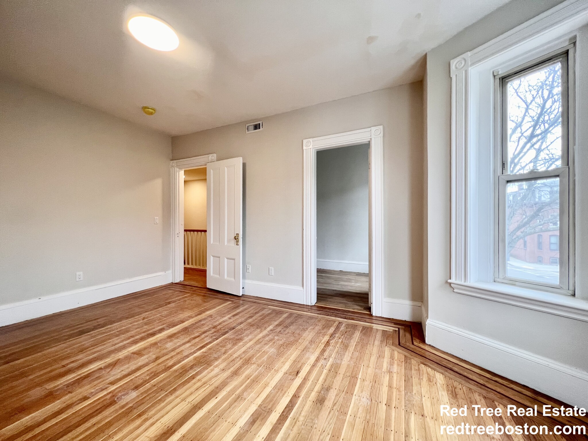 564 5th St, South Boston