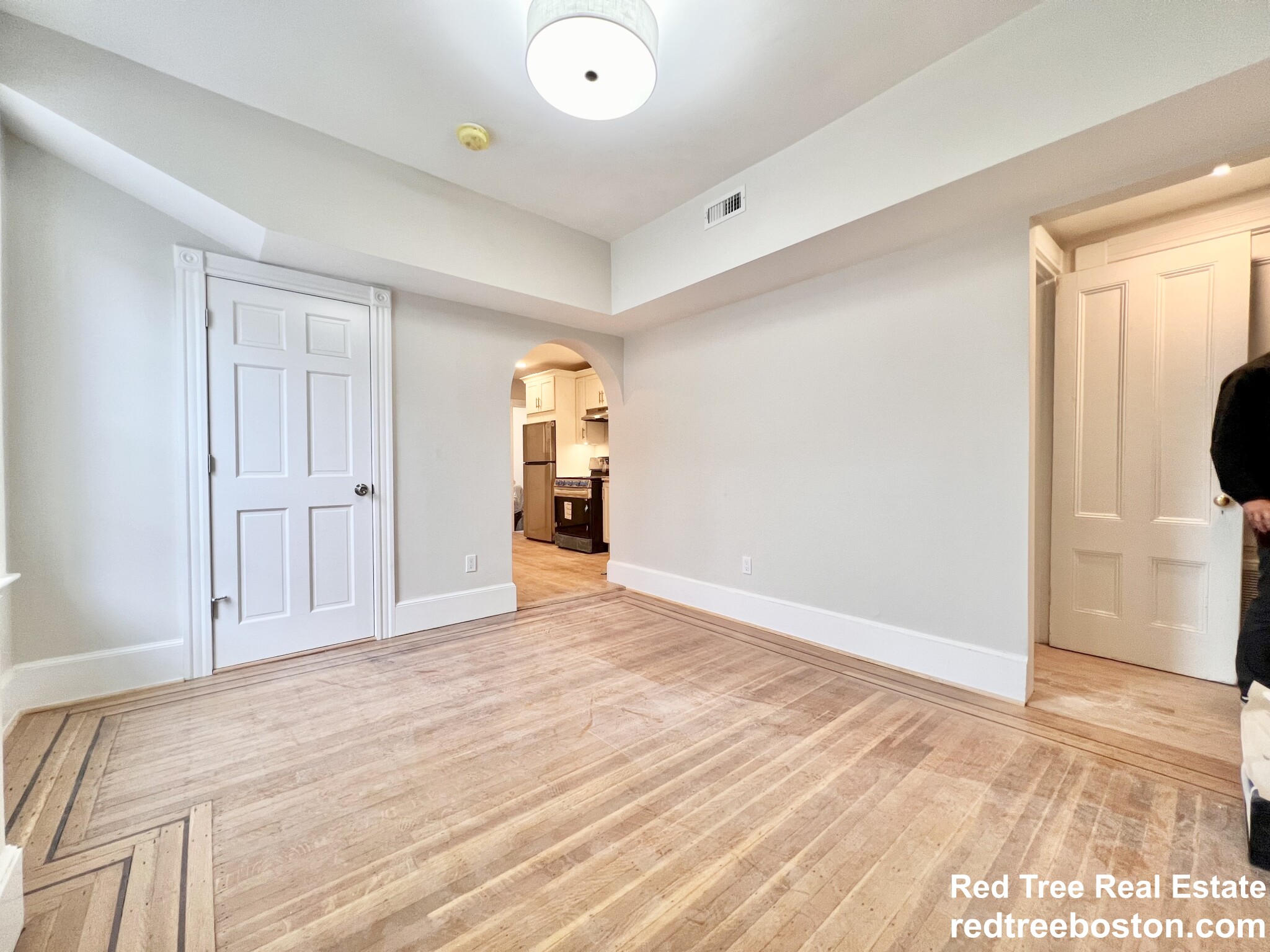 564 5th St, South Boston