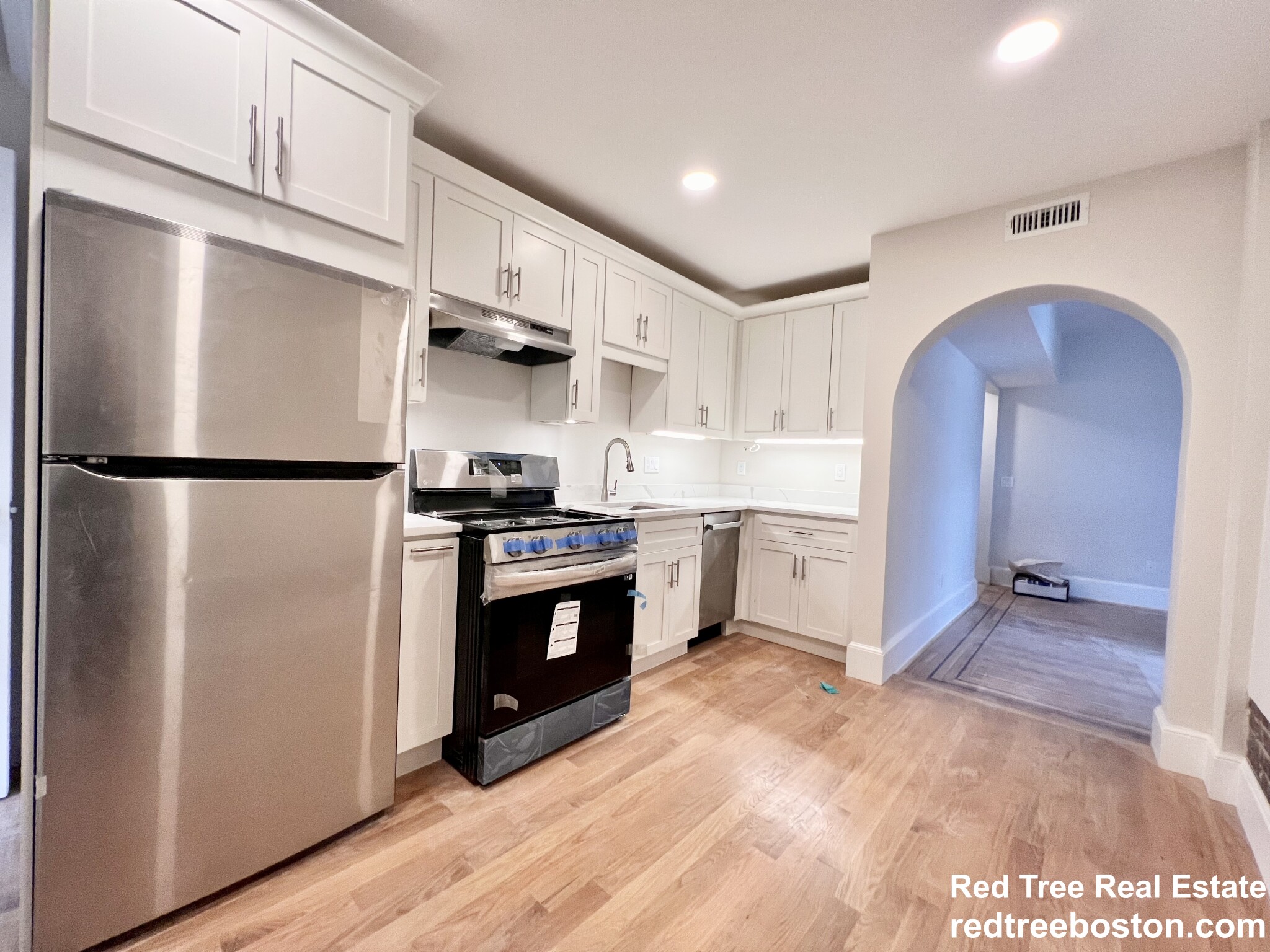 564 5th St, South Boston