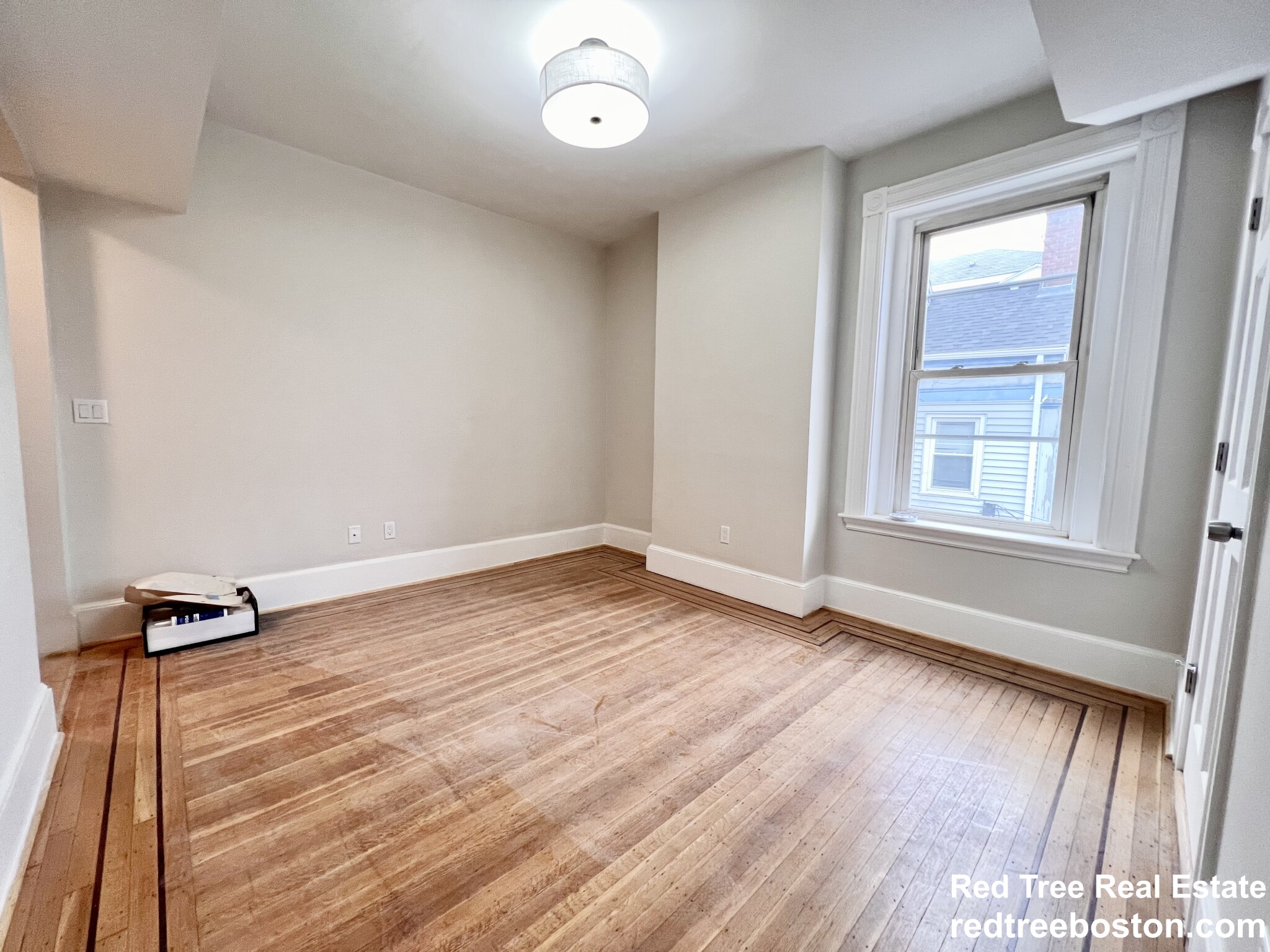 564 5th St, South Boston