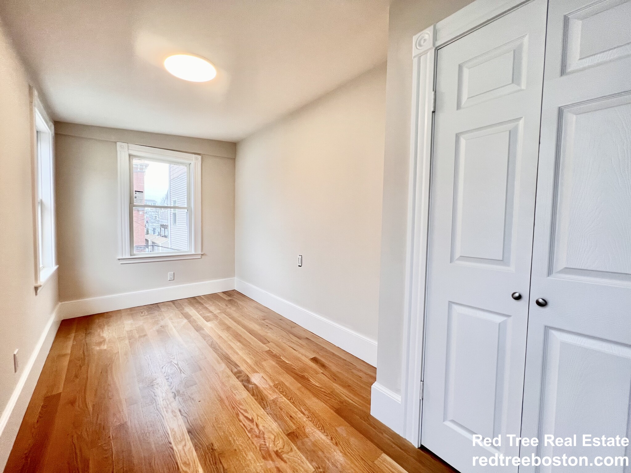 564 5th St, South Boston