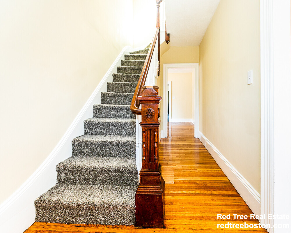 36 Pratt St, Allston