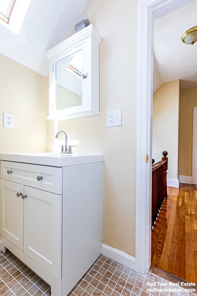 36 Pratt St, Allston