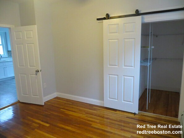 46 Brookley Rd, Jamaica Plain