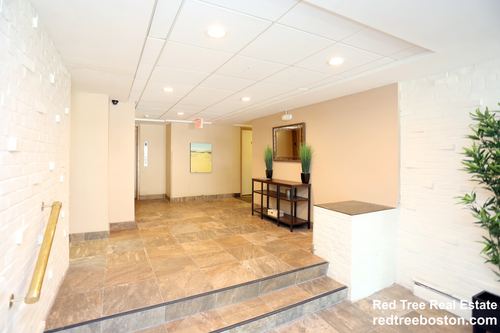 245 Main St, Watertown