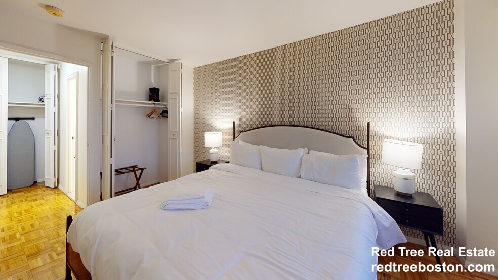 185 Freeman St, Brookline Hills