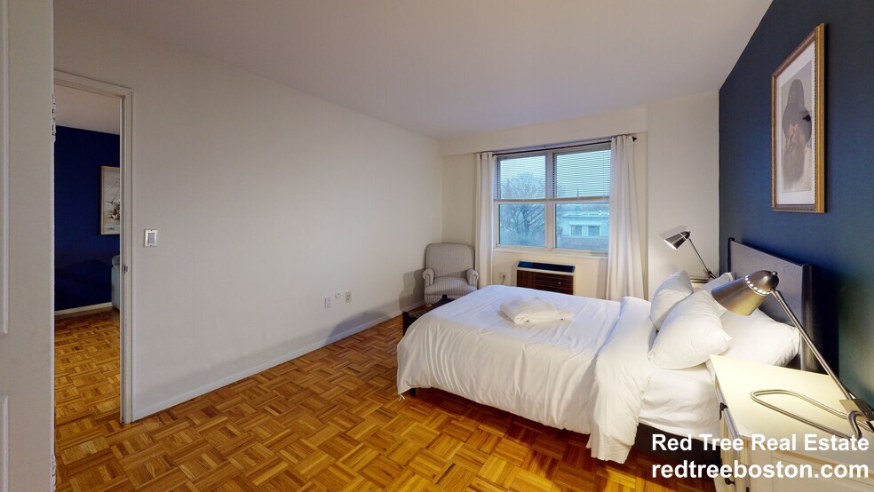 185 Freeman St, Brookline Hills