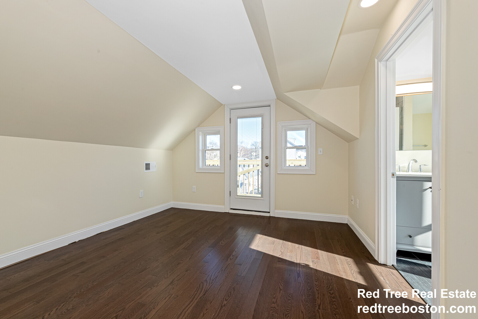 232 Fulton St, Medford