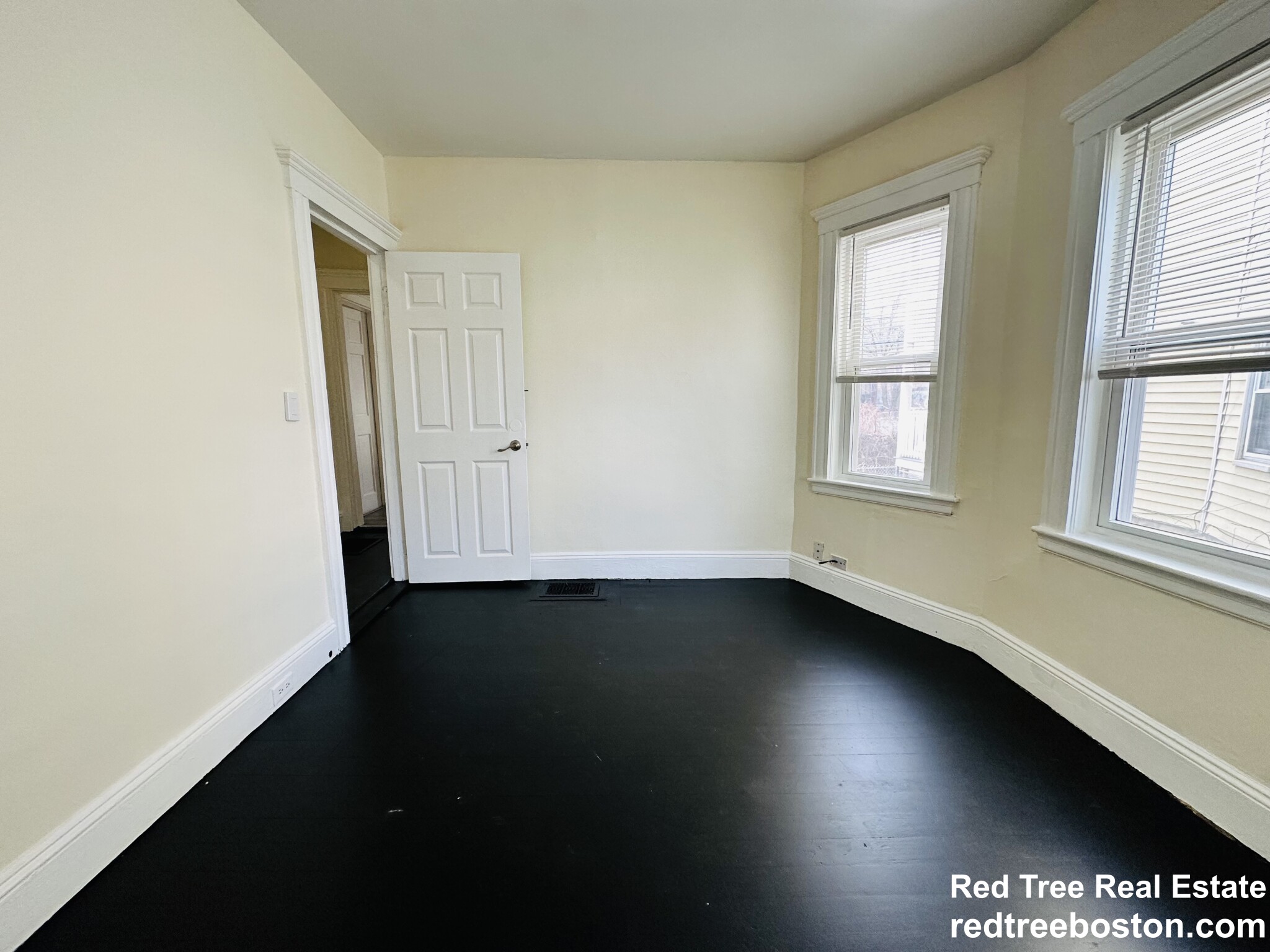 3907 Washington St, Roslindale