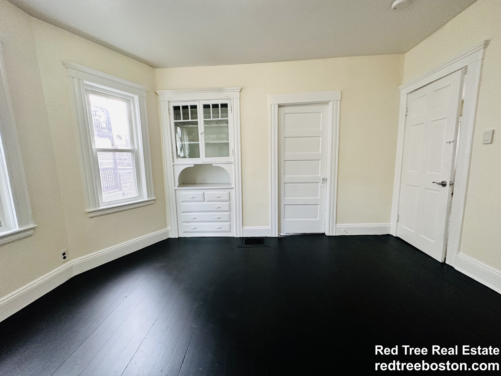 3907 Washington St, Roslindale