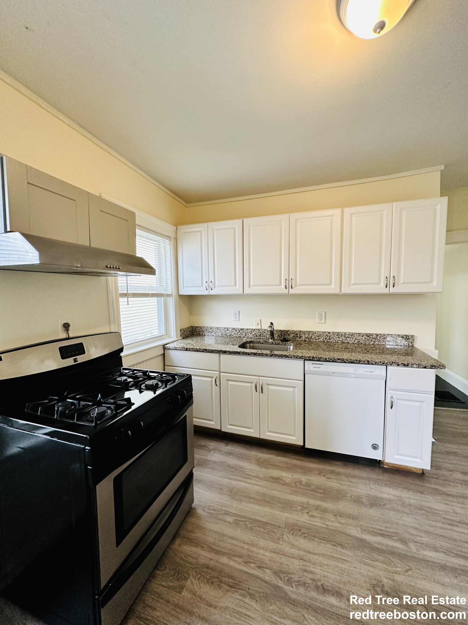 3907 Washington St, Roslindale