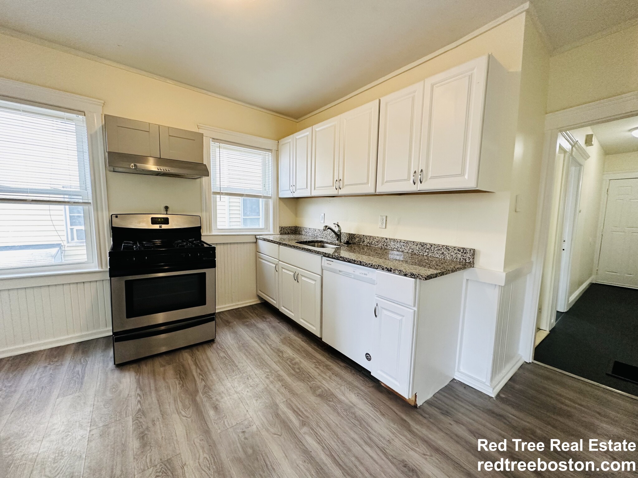 3907 Washington St, Roslindale