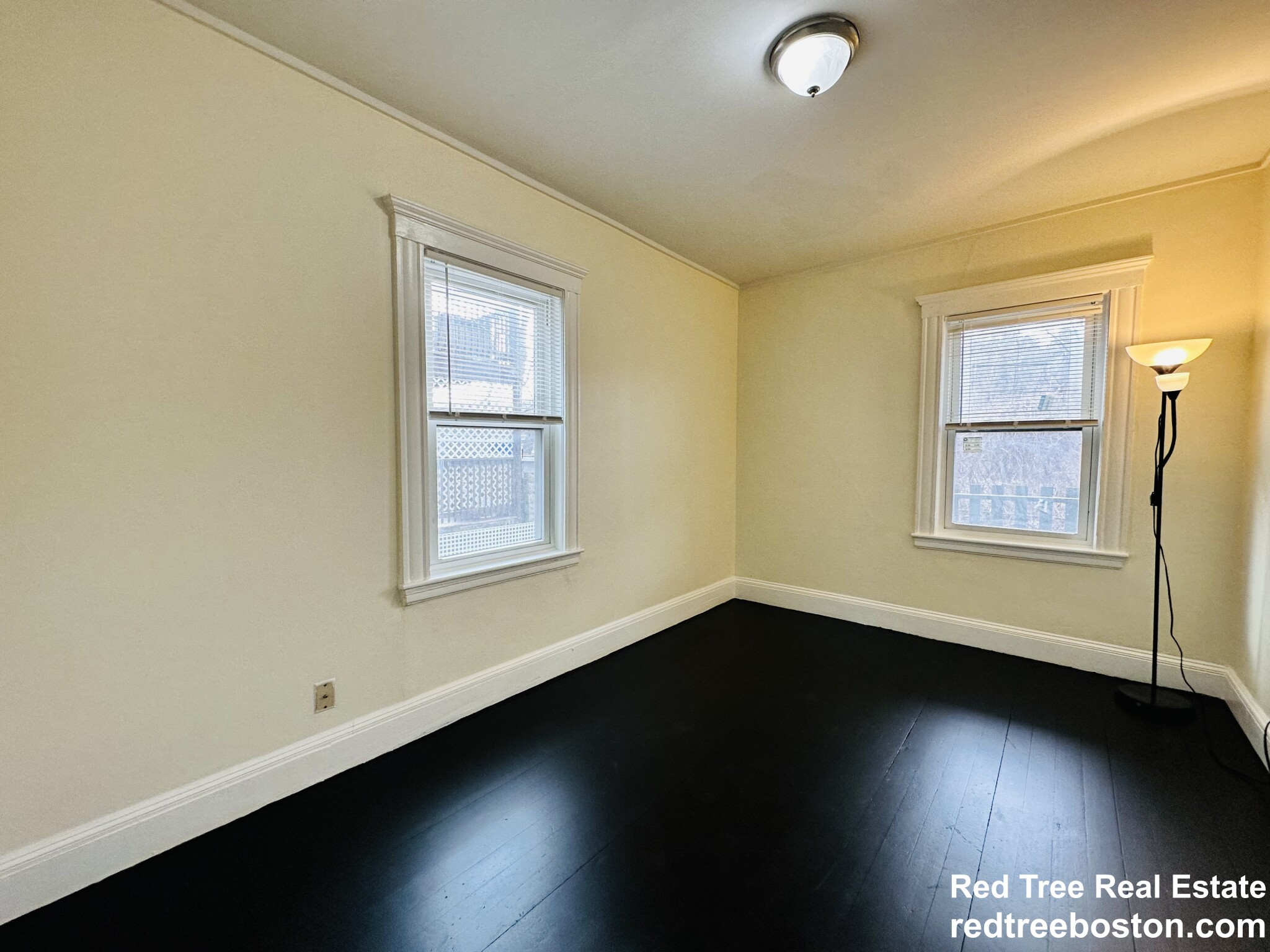 3907 Washington St, Roslindale