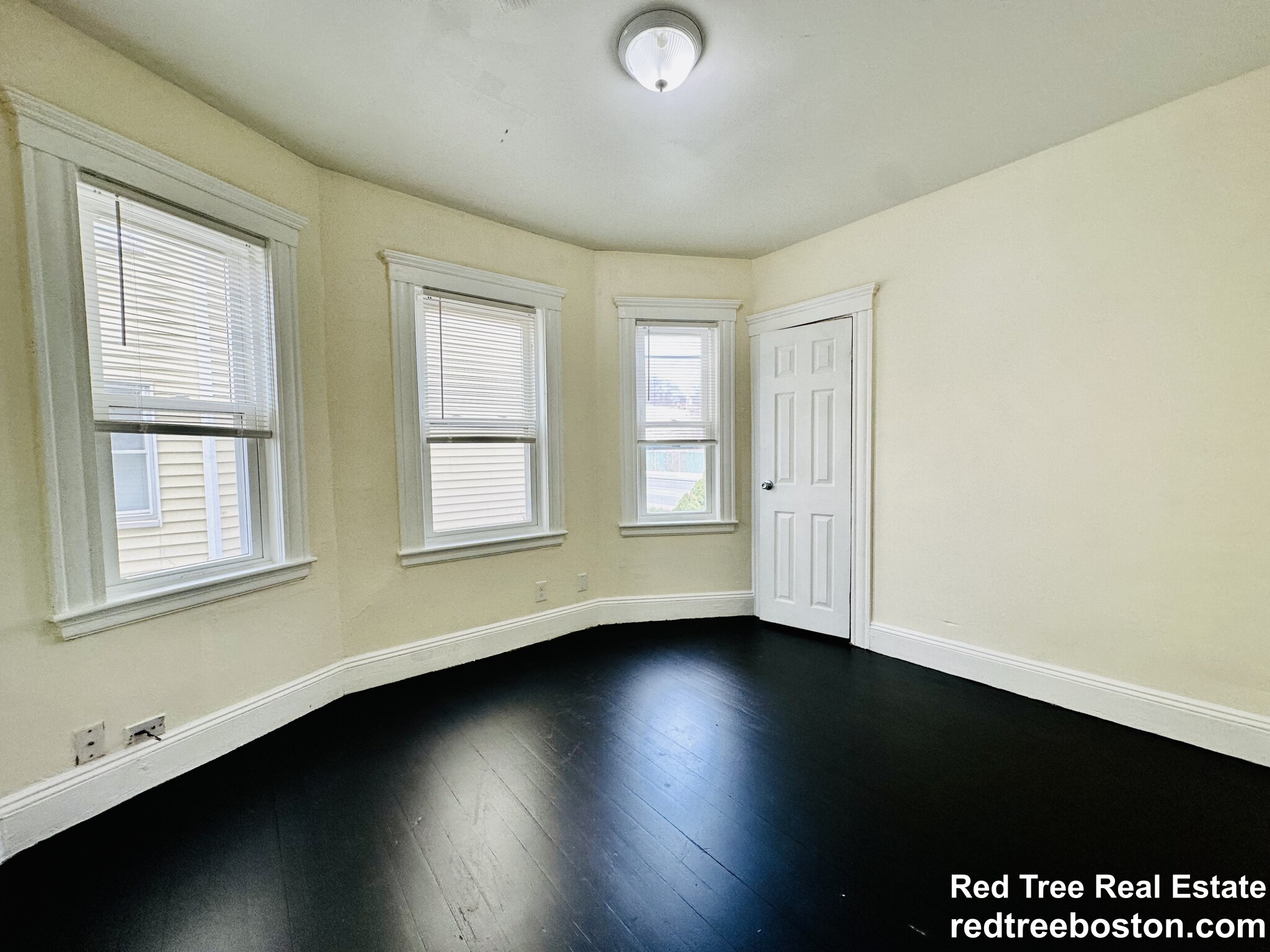 3907 Washington St, Roslindale