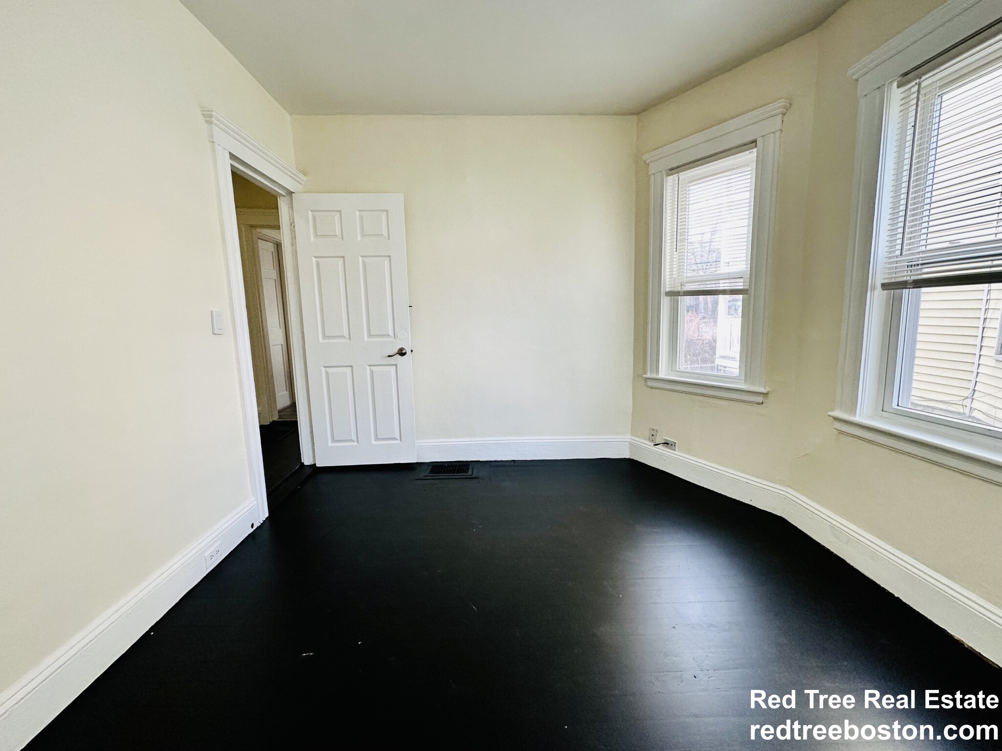 3907 Washington St, Roslindale