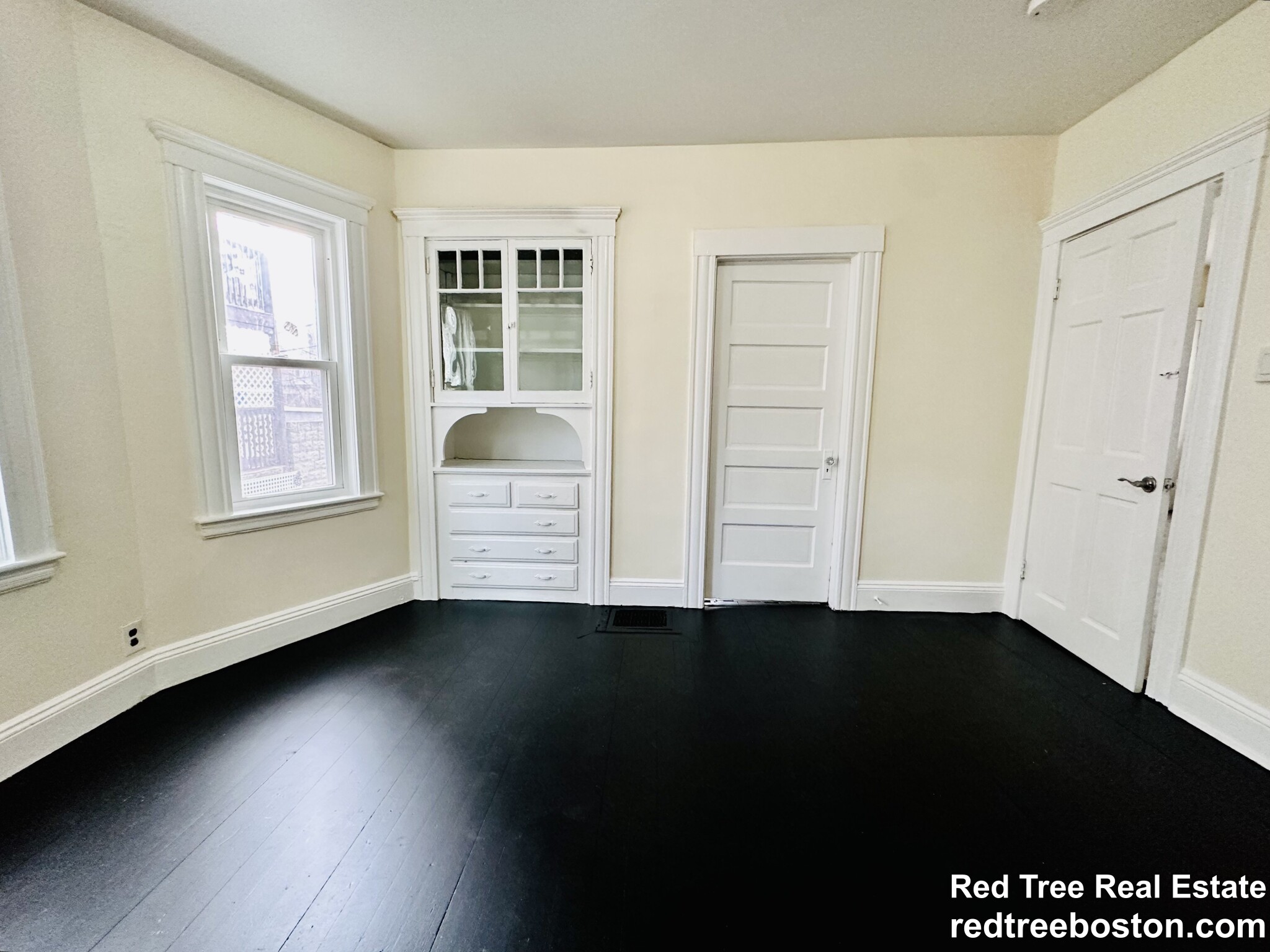 3907 Washington St, Roslindale