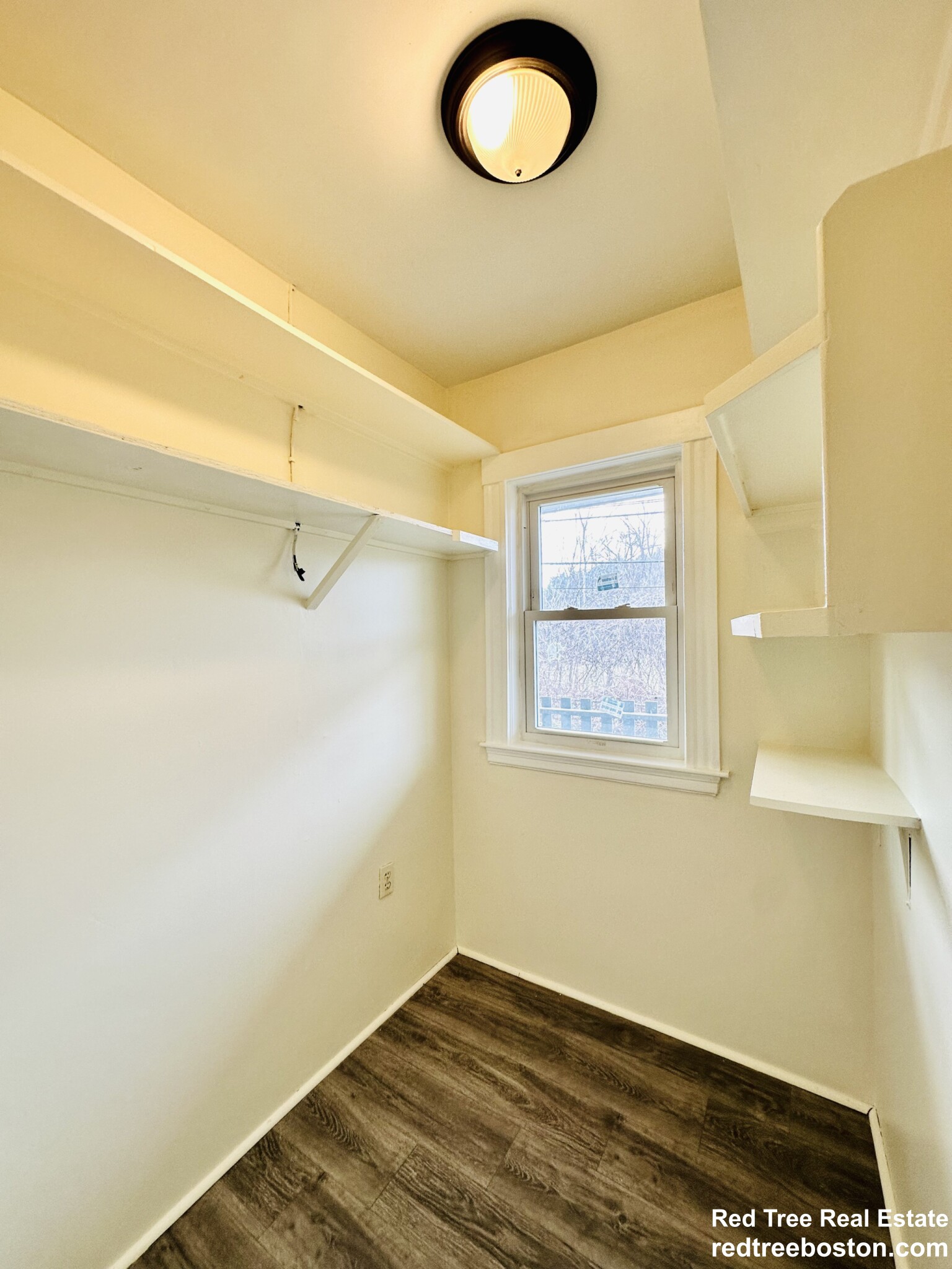 3907 Washington St, Roslindale