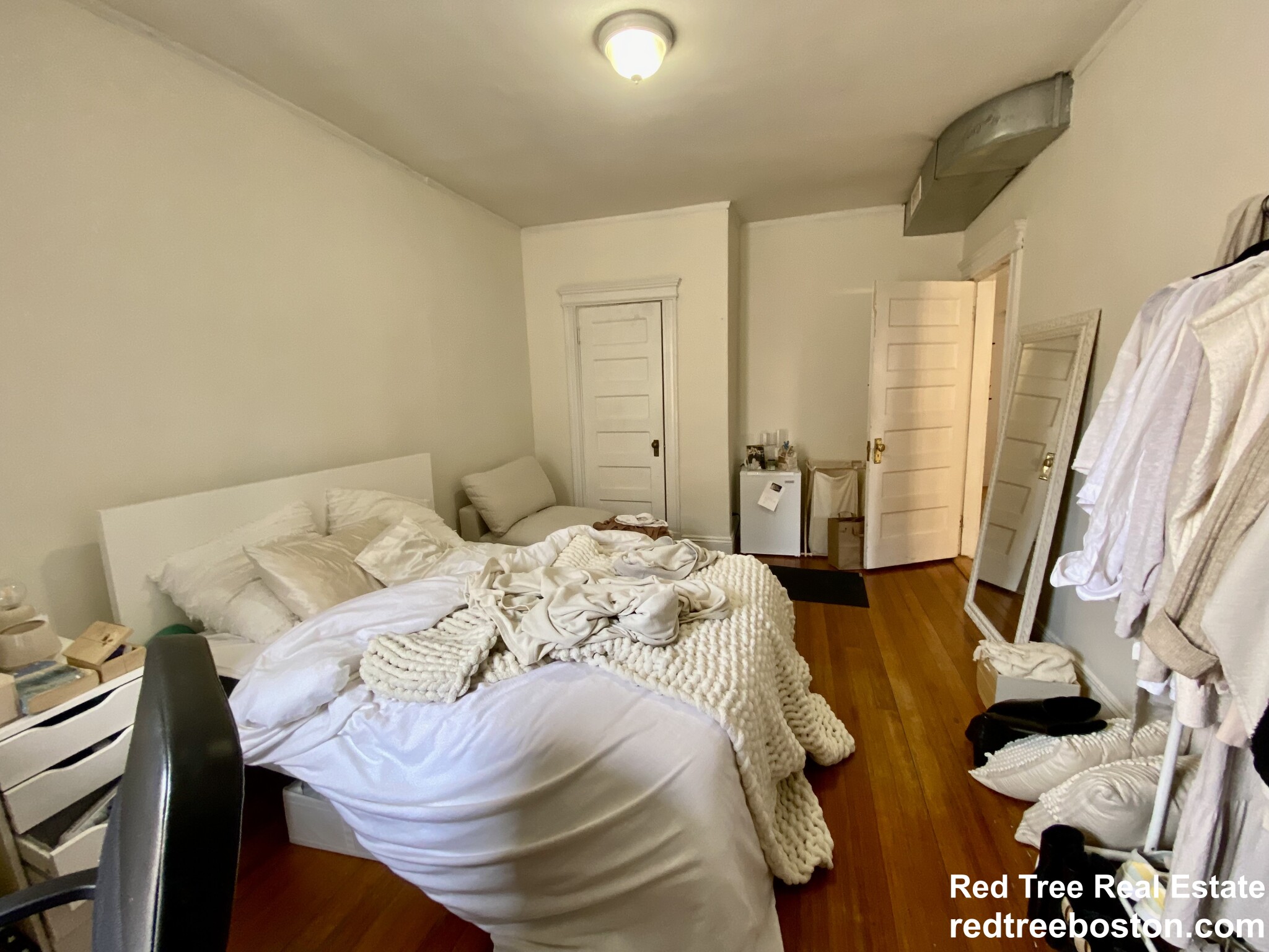 1908 Beacon St, Chestnut Hill