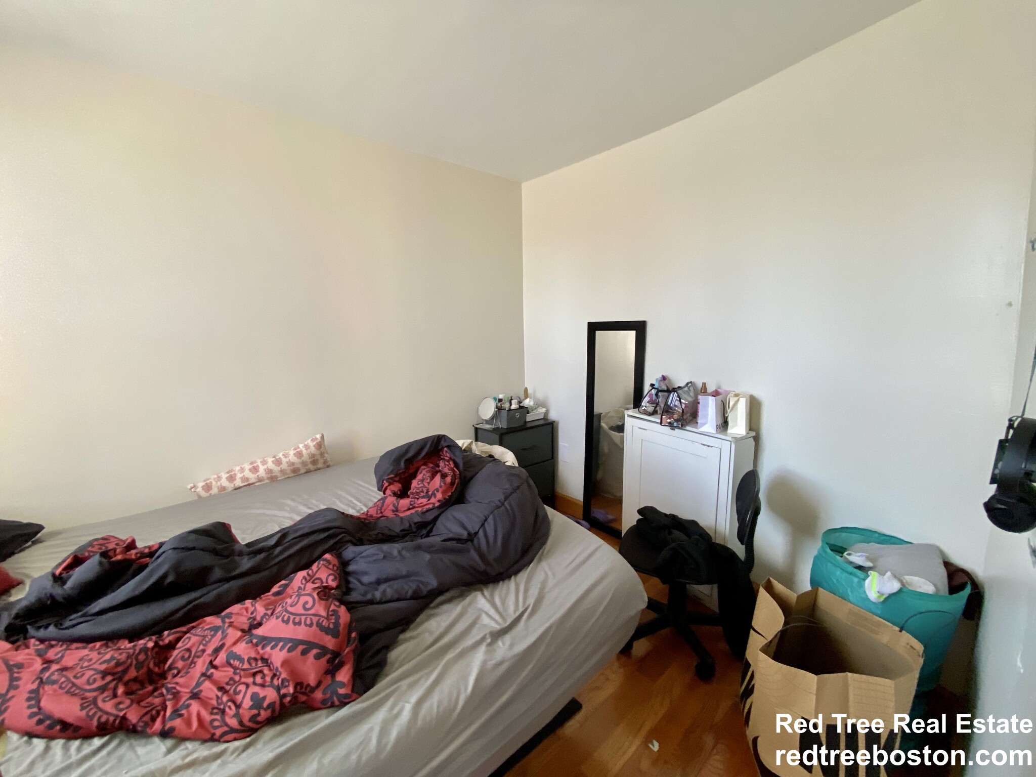 11 Tabor Pl, Brookline Village