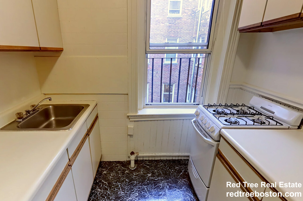 19 Queensberry St, Fenway