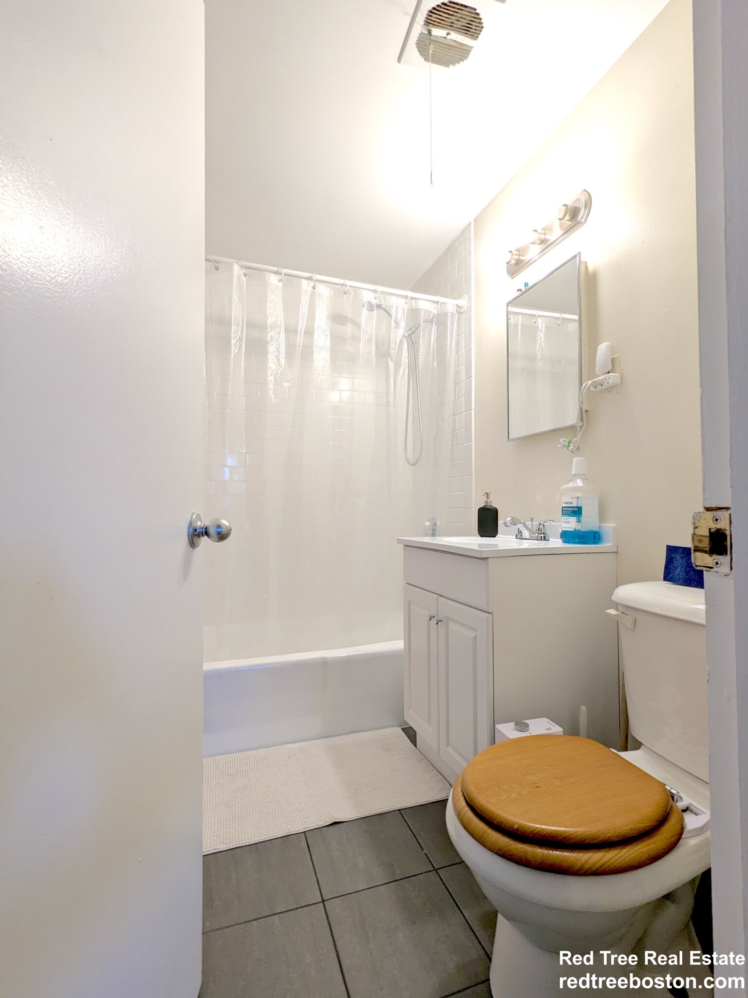 24 Whites Ave, Watertown