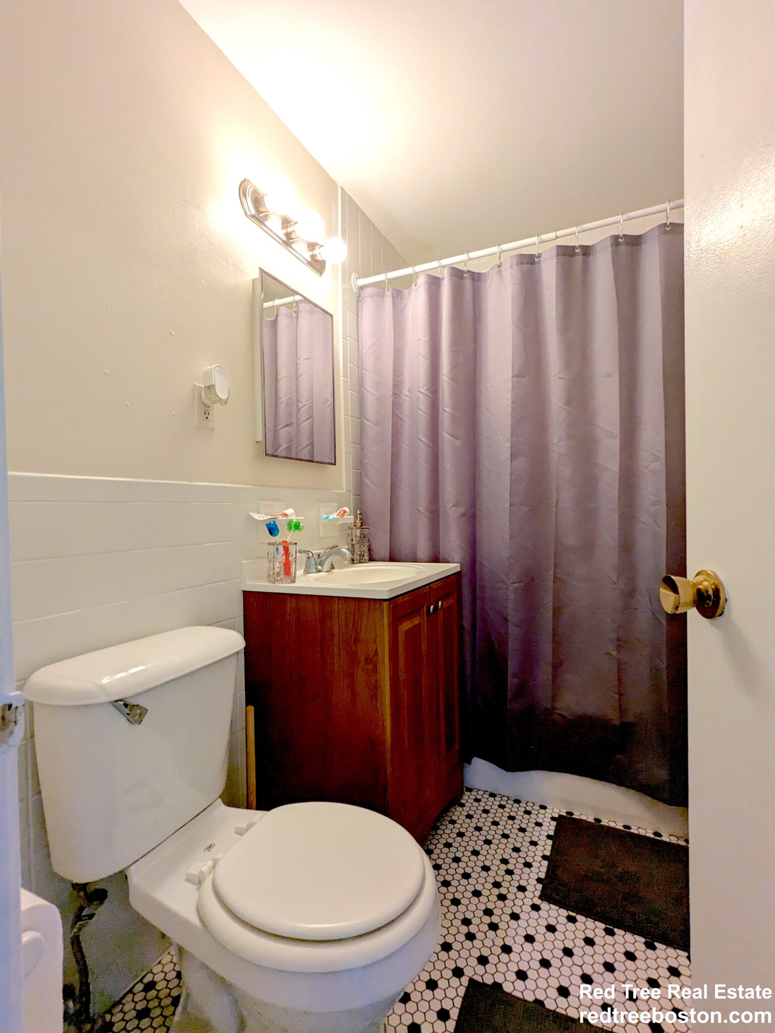 24 Whites Ave, Watertown