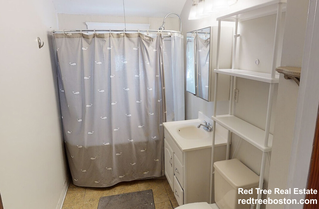 24 Dearborn Rd, Davis Square