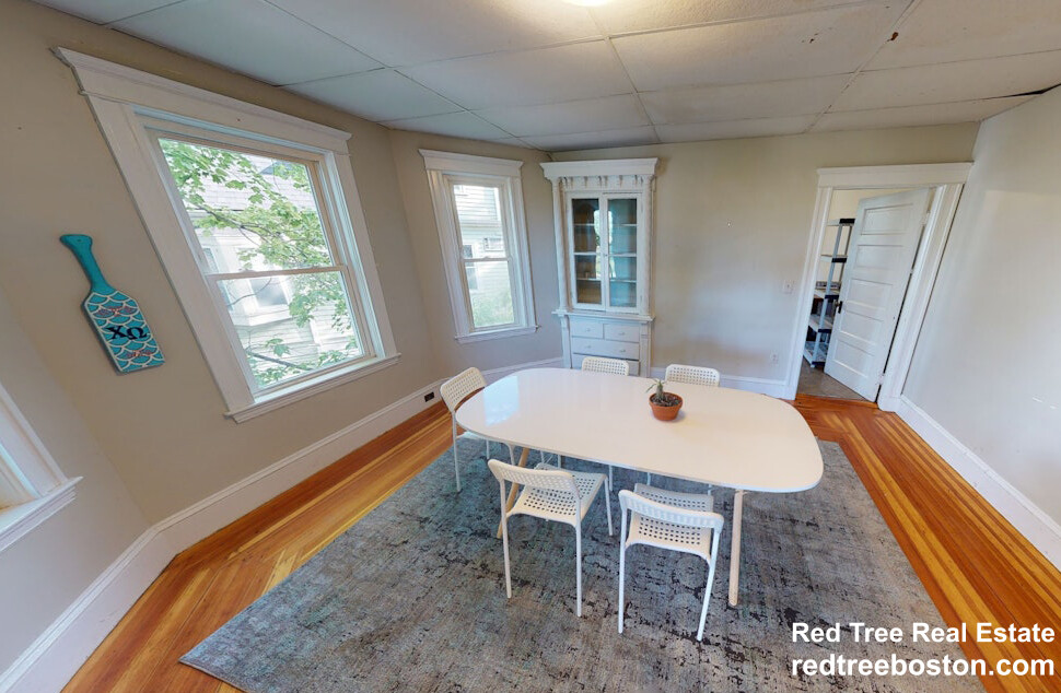 24 Dearborn Rd, Davis Square