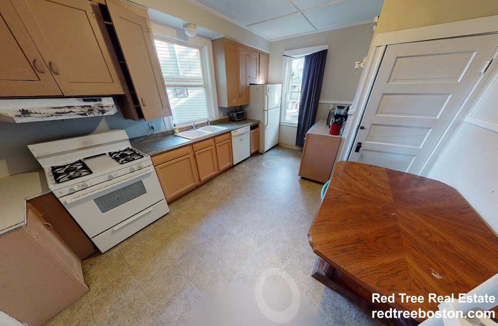 24 Dearborn Rd, Davis Square