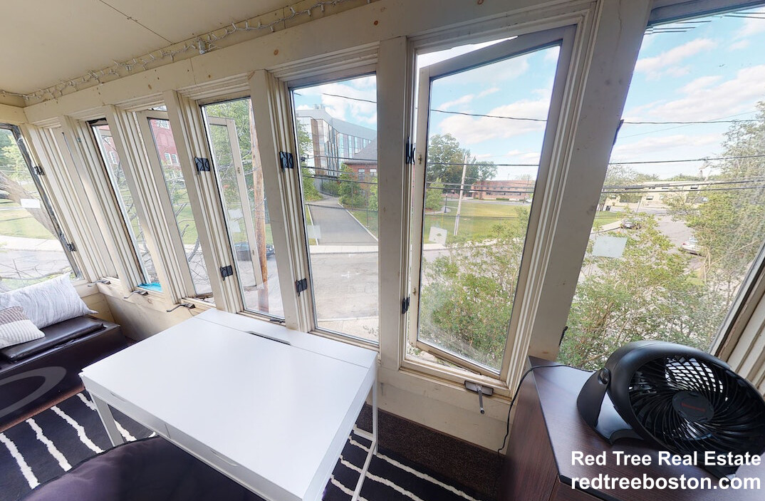 24 Dearborn Rd, Davis Square