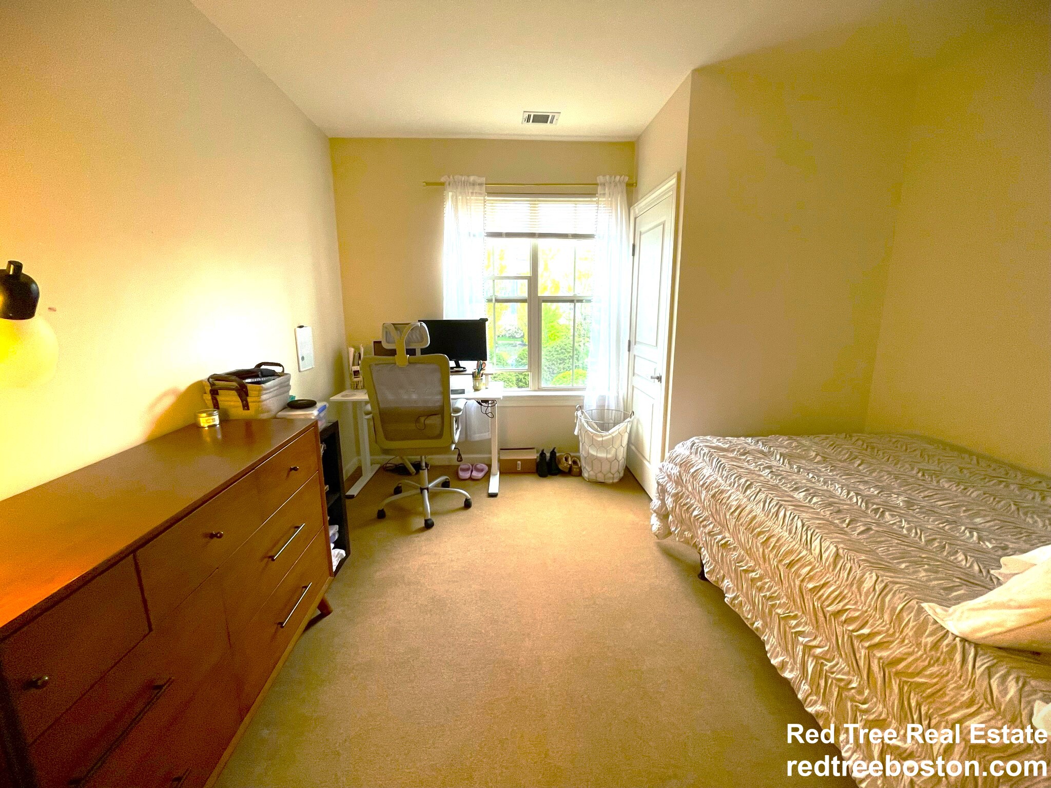 4 Repton Cir, Watertown